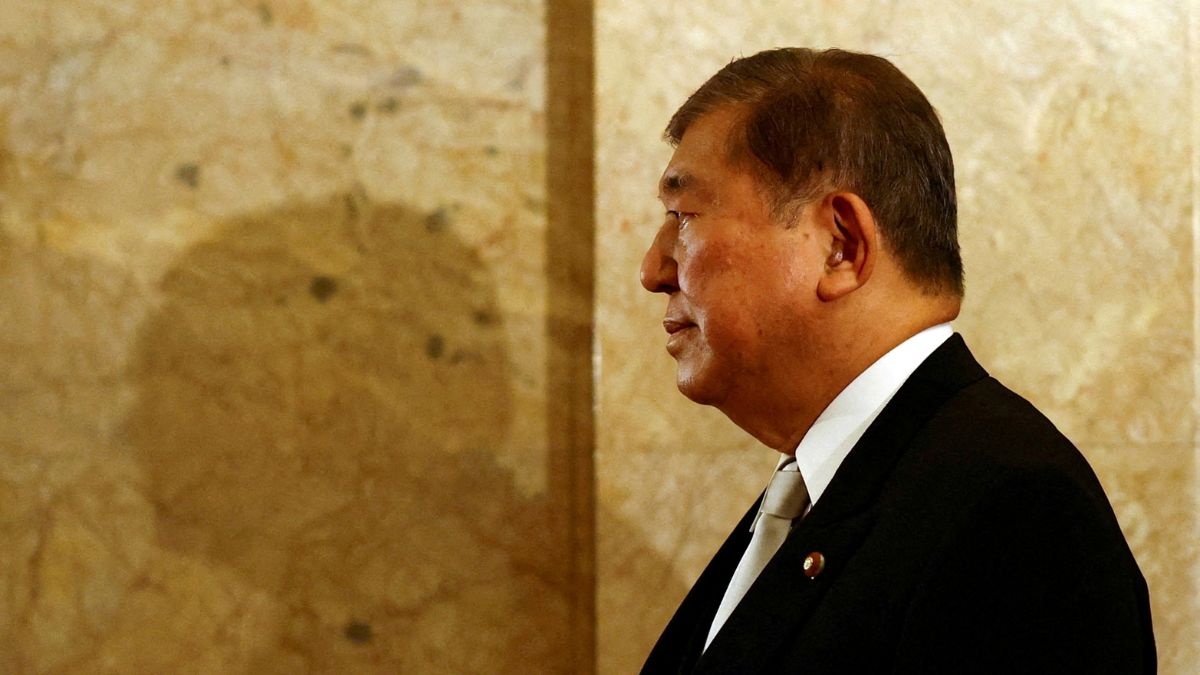 In order to keep the ruling party together, Japanese Prime Minister Shigeru Ishiba chooses to step down.