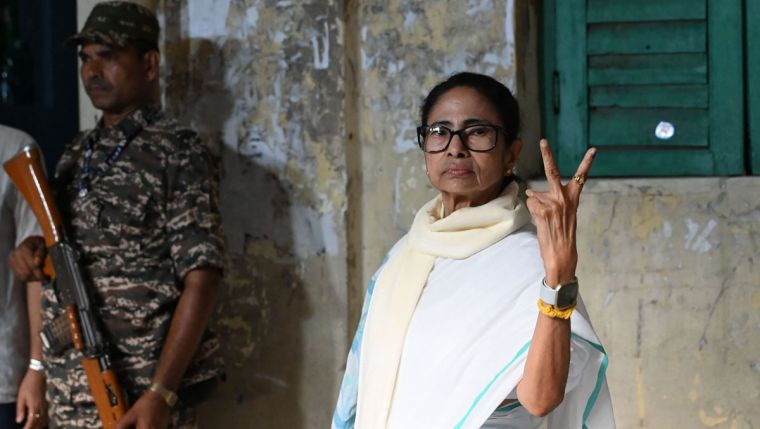 "Atrocities Unprecedented": Mamata Banerjee Slams ECI and CRPF, Accuses Central Forces of "Voter Terrorism" in Bengal Phase 2